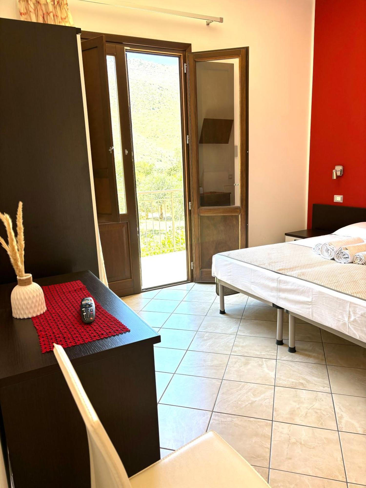 Bed And Breakfast Turi Castelluzzo Buitenkant foto
