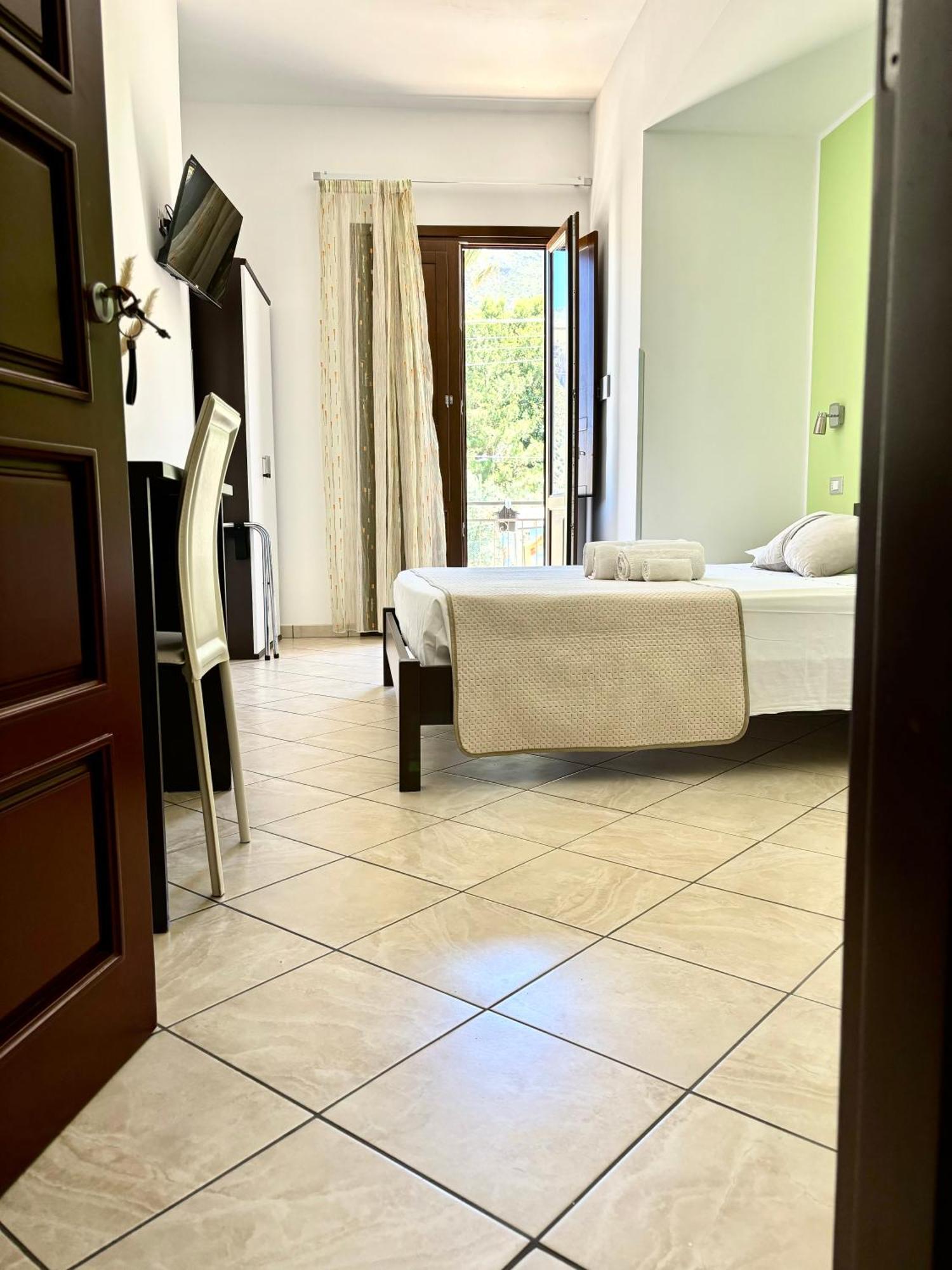 Bed And Breakfast Turi Castelluzzo Buitenkant foto