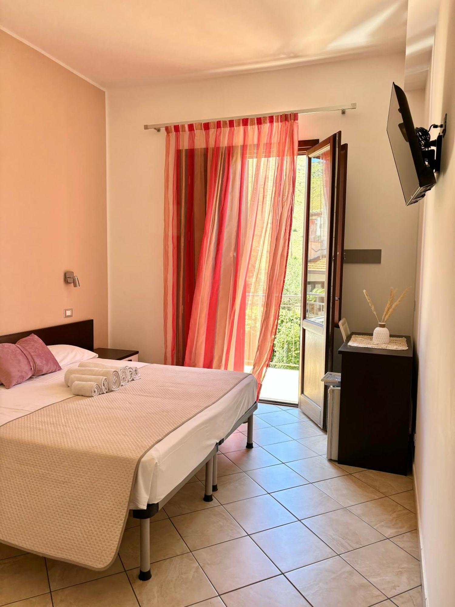 Bed And Breakfast Turi Castelluzzo Buitenkant foto