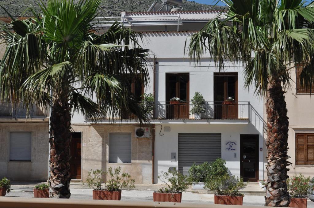 Bed And Breakfast Turi Castelluzzo Buitenkant foto